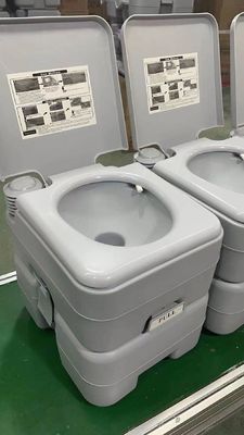 大人のサイズ 広形 トイレ ボウル 形 屋外 リサイクル素材用のポータブル トイレ