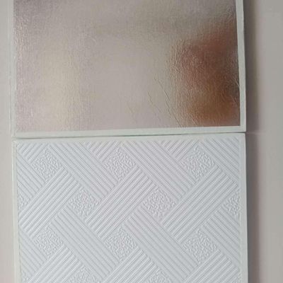 ホテルの壁/天井改良 音響型PVCジプス天井タイル 7mm-15mm厚さ