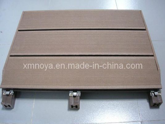 300*300mm WPC 木製プラスチック複合物 庭の改善のための屋外床/デッキ