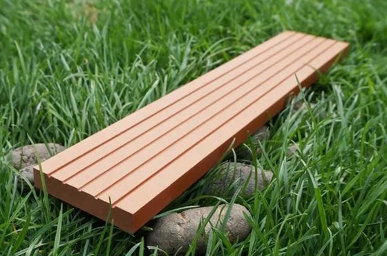 オーダーメイド WPC 木製プラスチック複合デッキ 屋外庭園飾り