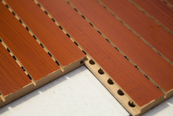 木製の音響パネル 建材のための最高の壁飾り音響板