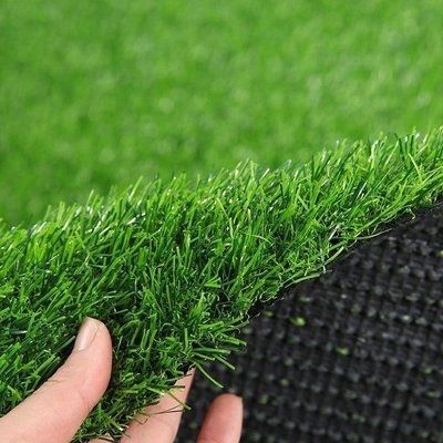 外壁の床飾りに最適な合成草 NYG002 高密度 14700tufs/sqm
