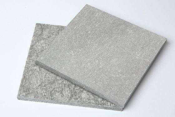セラミックファイバーの防火特性のための熱隔熱耐火材料