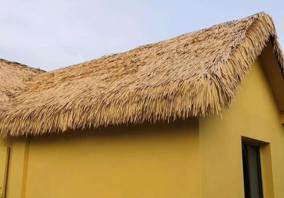 カスタマイズされた乾燥した人工の草の屋根 草の葉のタイル パームの屋根 草の屋根 合成