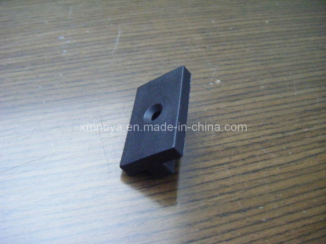 WPC製品 床/タイル用多機能部品用プラスチッククリップ
