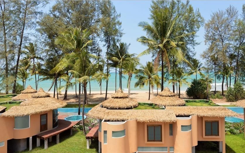 屋外庭園 普通の天井機能と木材の設置の合成ストラッチ