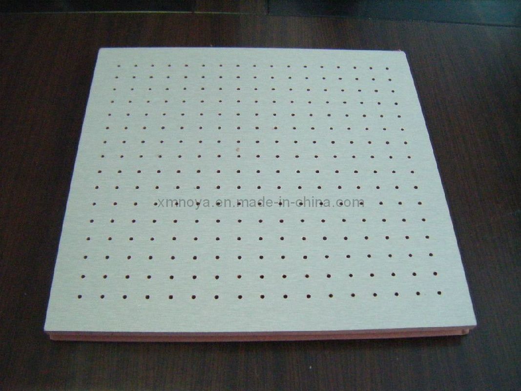 壁面用 孔付き 木製の音響板